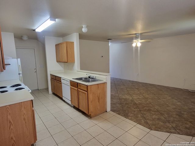 8011 Maverick Climb, San Antonio, TX 78250