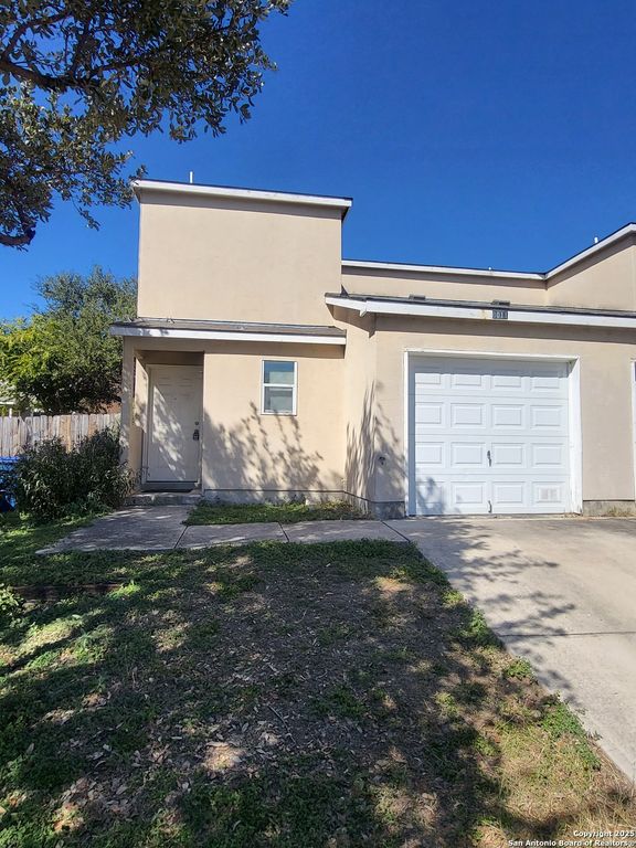 8011 Maverick Climb, San Antonio, TX 78250