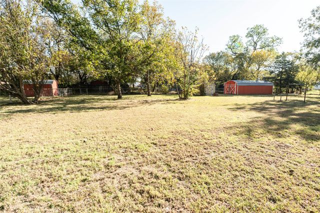 205 Bonham Street, Nocona, TX 76255