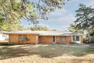 205 Bonham Street, Nocona, TX 76255