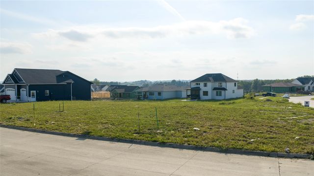 1313 S Lotus Place, West Des Moines, IA 50266