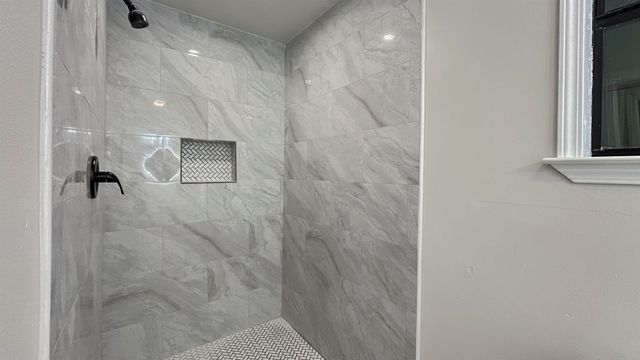 2320 Allen St, New Orleans, LA 70119