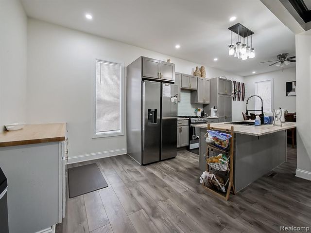 420 Mount Vernon Street, Detroit, MI 48202