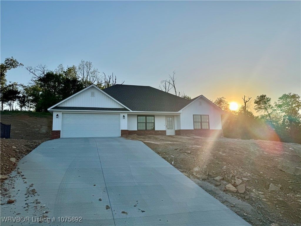 2020 Lisa Lane, Van Buren, AR 72956