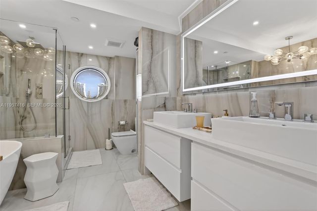 1000 W Island Blvd 1009, Aventura, FL 33160