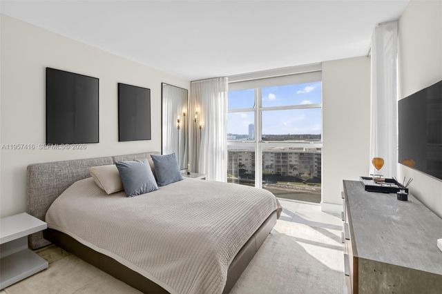 1000 W Island Blvd 1009, Aventura, FL 33160