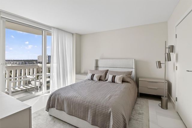 1000 W Island Blvd 1009, Aventura, FL 33160