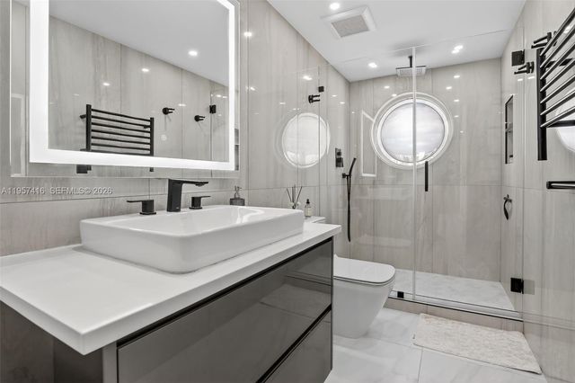 1000 W Island Blvd 1009, Aventura, FL 33160