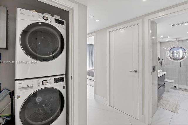 1000 W Island Blvd 1009, Aventura, FL 33160