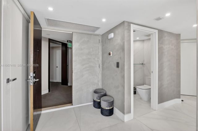 1000 W Island Blvd 1009, Aventura, FL 33160