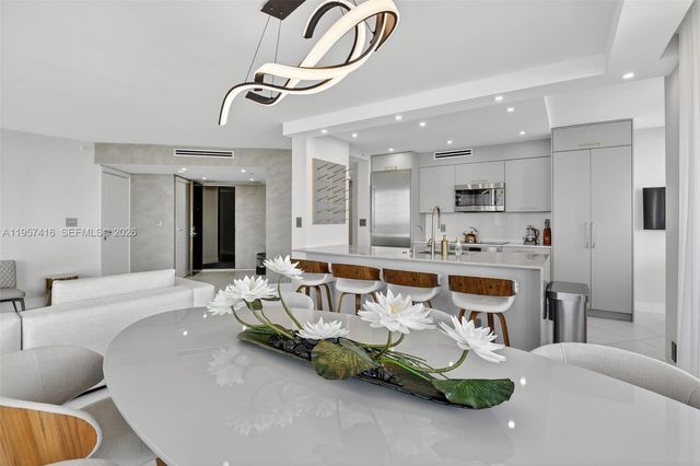 1000 W Island Blvd 1009, Aventura, FL 33160