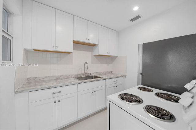 27 Suffolk Ave 0, Hialeah, FL 33010