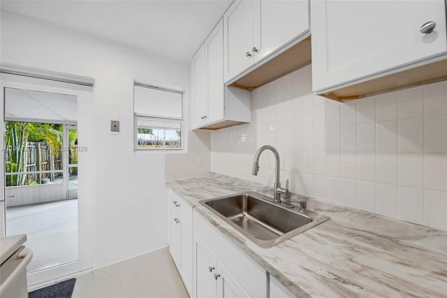 27 Suffolk Ave 0, Hialeah, FL 33010