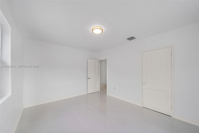 27 Suffolk Ave 0, Hialeah, FL 33010