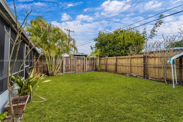 27 Suffolk Ave 0, Hialeah, FL 33010