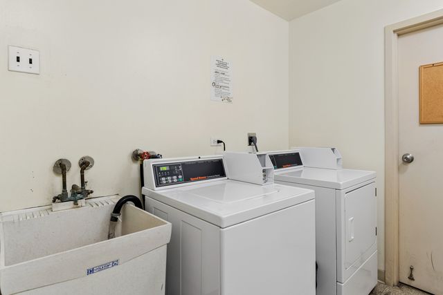 6818 Roberts Drive 6, Woodridge, IL 60517