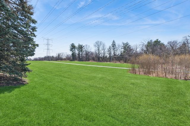 6818 Roberts Drive 6, Woodridge, IL 60517