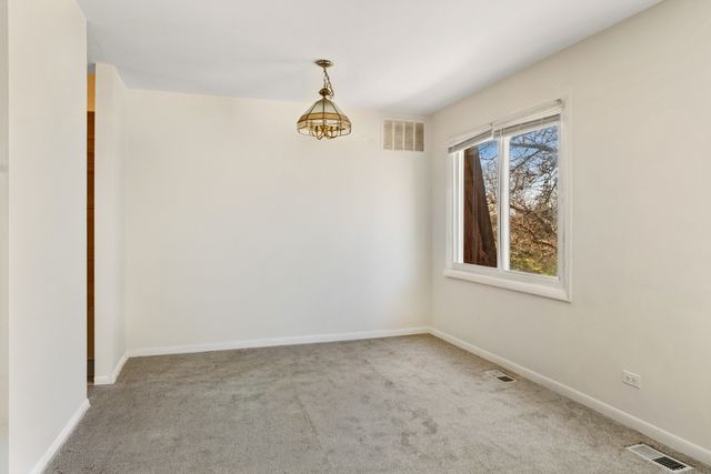 6818 Roberts Drive 6, Woodridge, IL 60517