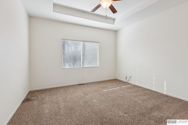 8006 S 190th Street, Omaha, NE 68136