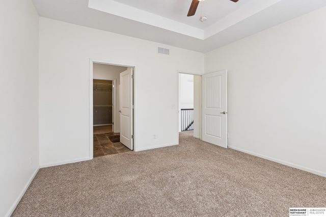 8006 S 190th Street, Omaha, NE 68136