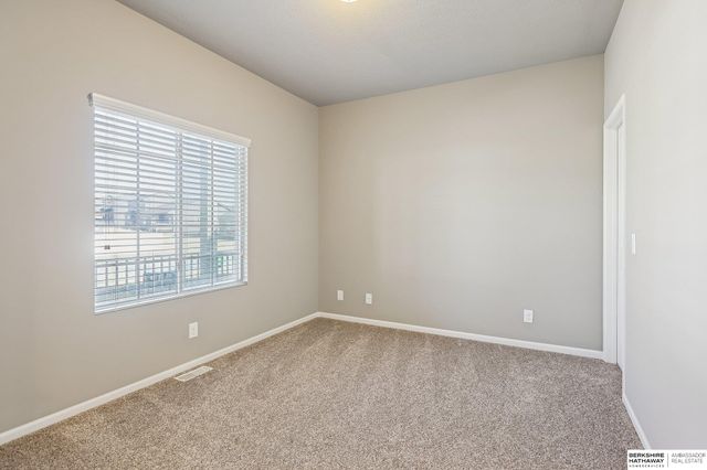 8006 S 190th Street, Omaha, NE 68136