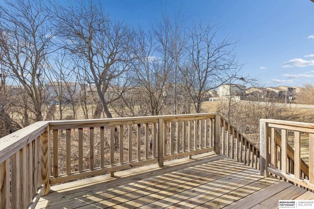 8006 S 190th Street, Omaha, NE 68136