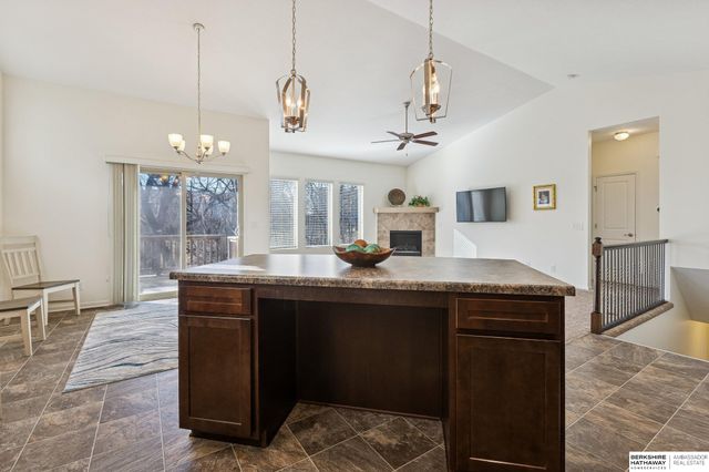 8006 S 190th Street, Omaha, NE 68136