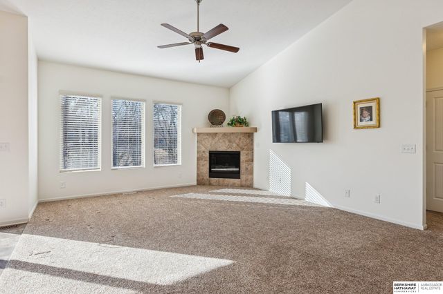 8006 S 190th Street, Omaha, NE 68136