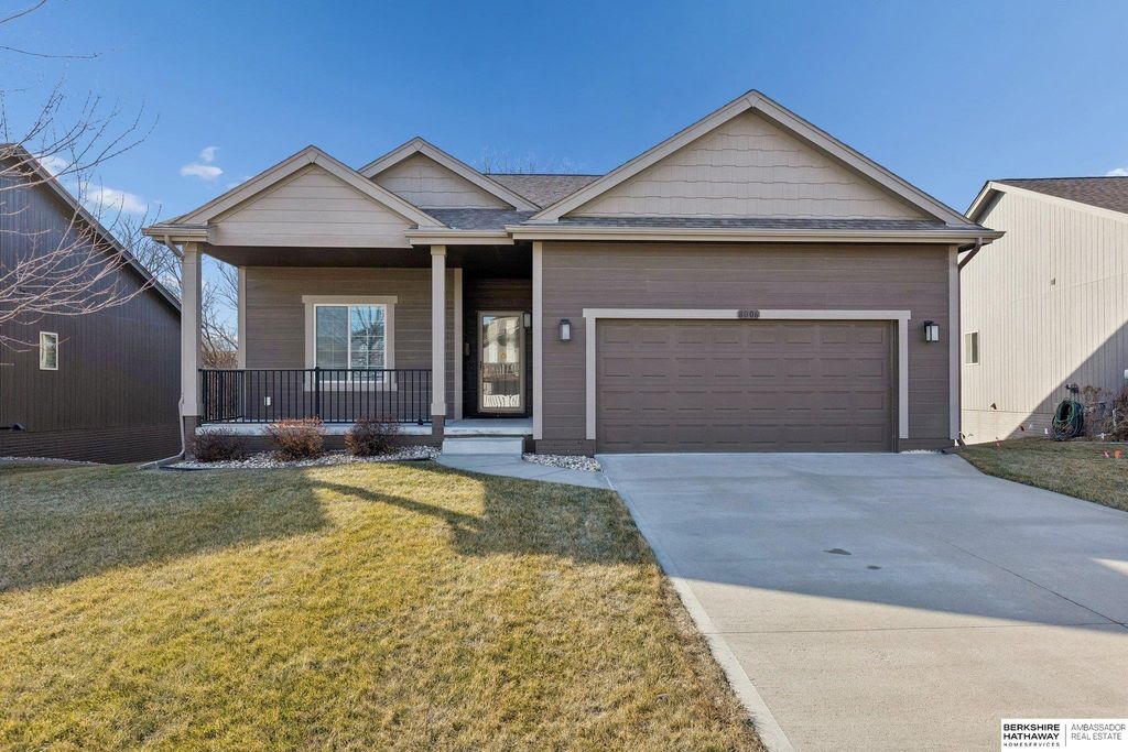 8006 S 190th Street, Omaha, NE 68136