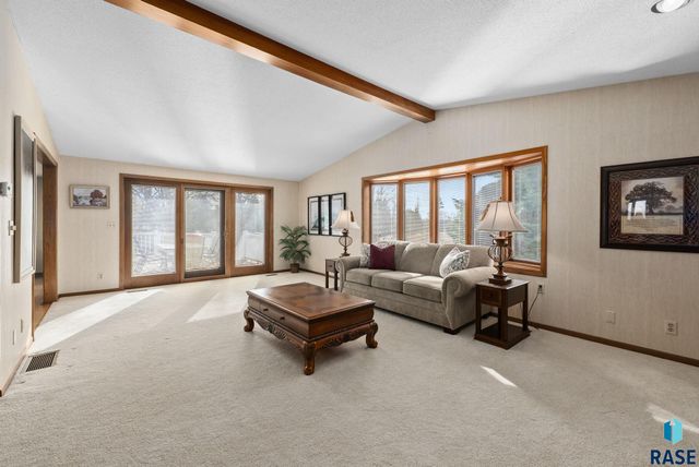 205 E 34th St Street, Sioux Falls, SD 57105