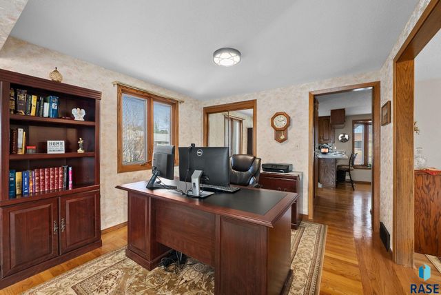 205 E 34th St Street, Sioux Falls, SD 57105