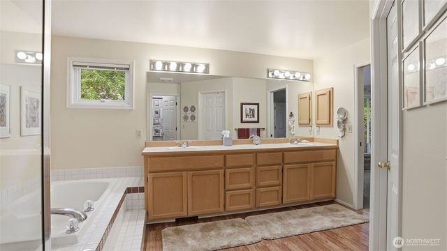 25812 SE 41st Street, Sammamish, WA 98029