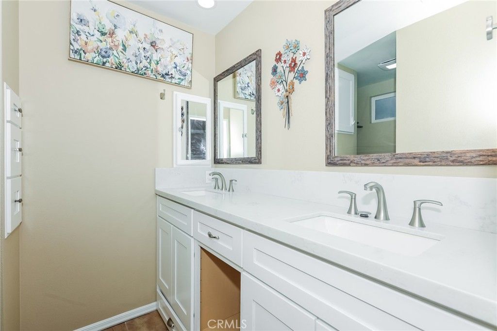 Image 13 of property listing at 2150 S Buena Vista, Corona, CA 92882