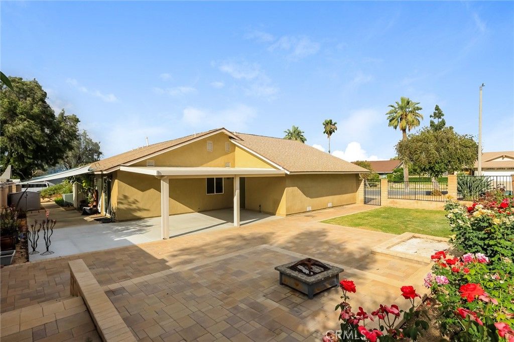 Image 19 of property listing at 2150 S Buena Vista, Corona, CA 92882