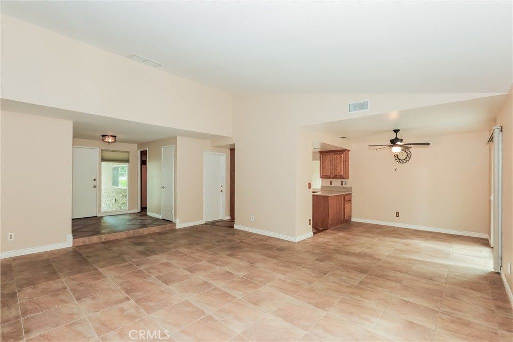 Image 4 of property listing at 2150 S Buena Vista, Corona, CA 92882