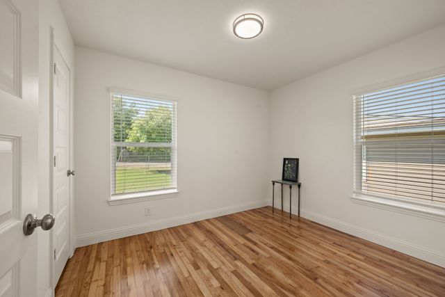 4096 Merida Avenue, Fort Worth, TX 76110