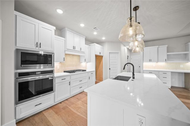 1400 Josephine Drive, Centerton, AR 72719