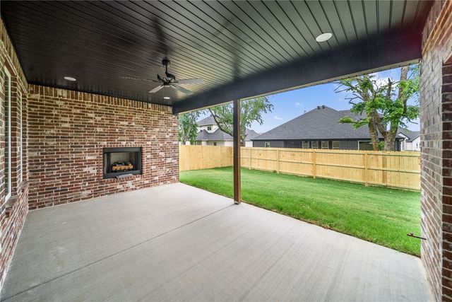 1400 Josephine Drive, Centerton, AR 72719