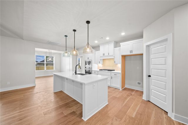 1400 Josephine Drive, Centerton, AR 72719
