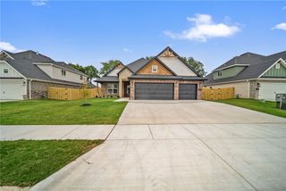 1400 Josephine Drive, Centerton, AR 72719