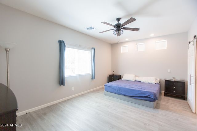 533 W HARWELL Road, Phoenix, AZ 85041
