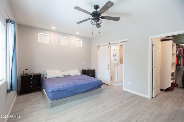 533 W HARWELL Road, Phoenix, AZ 85041