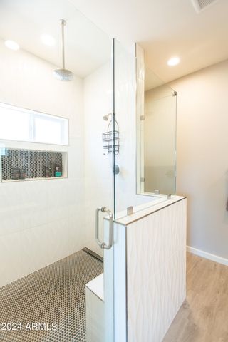 533 W HARWELL Road, Phoenix, AZ 85041