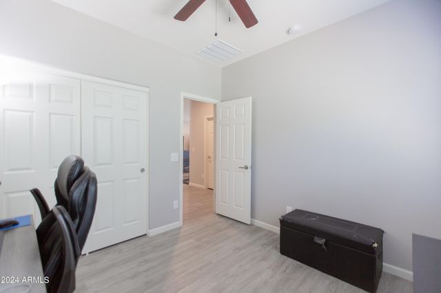 533 W HARWELL Road, Phoenix, AZ 85041