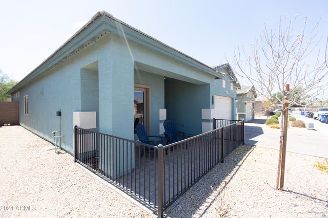 533 W HARWELL Road, Phoenix, AZ 85041