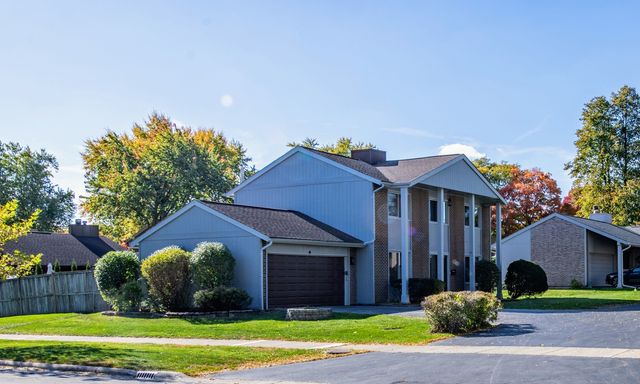 380 Ventura Club Drive, Roselle, IL 60172