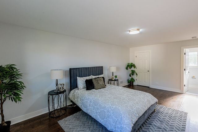 380 Ventura Club Drive, Roselle, IL 60172