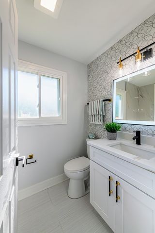 380 Ventura Club Drive, Roselle, IL 60172