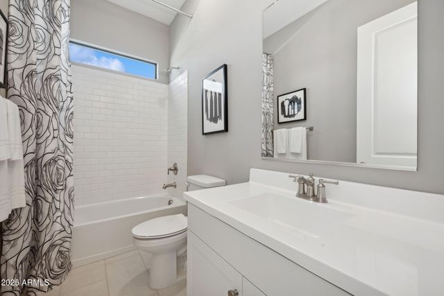 42058 N Tiger Way, San Tan Valley, AZ 85140