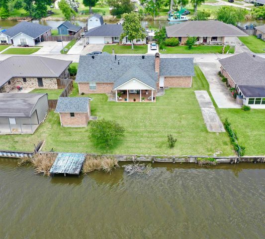 213 Presque Isle Drive, Houma, LA 70360